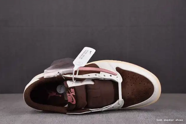 Reps LUCY Low 1 AJ Scott DZ4137-206 SP Travis x OG 0427